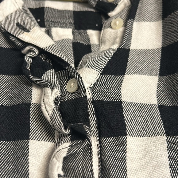 GAP Buffalo plaid Ruffle Popover Blouse Black and white buffalo check  size M - Picture 10 of 11
